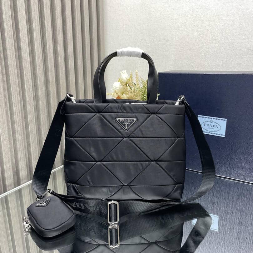004Series-Tote